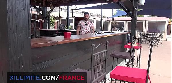  Hot teen on holidays hook up with the bartender